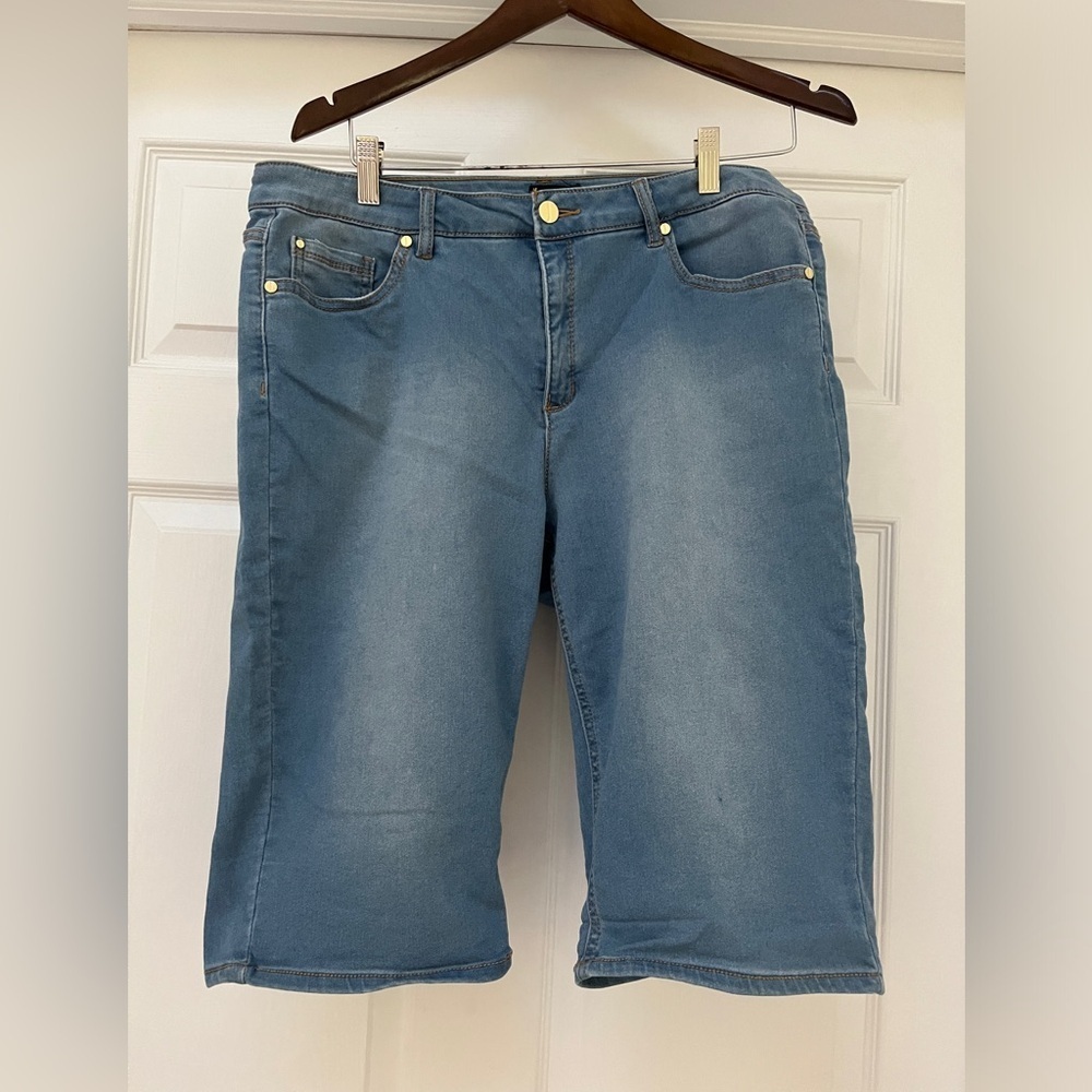 Jones New York the Lexington Bermuda  shorts jeans size 14